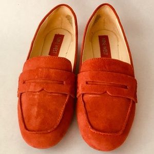 Nine West NWLINEAR Suede Penny Loafer Mint Cond 6M